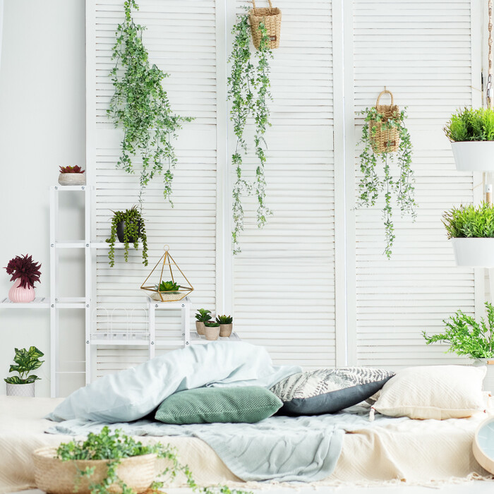 Relaxdays Weißer Blumenständer mit Rollen