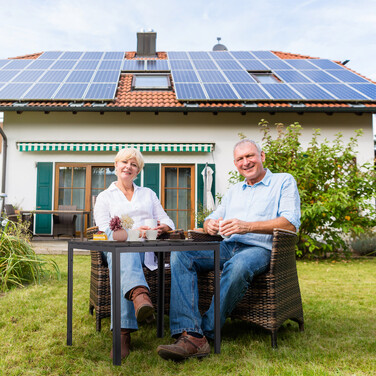 Relaxdays Schwarzer Gartentisch in Holzoptik